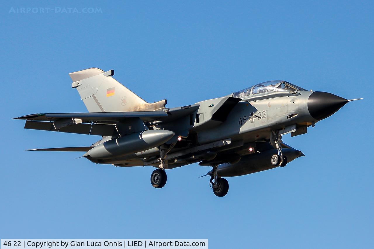 46 22, Panavia Tornado IDS C/N 807/GS255/4322, LANDING