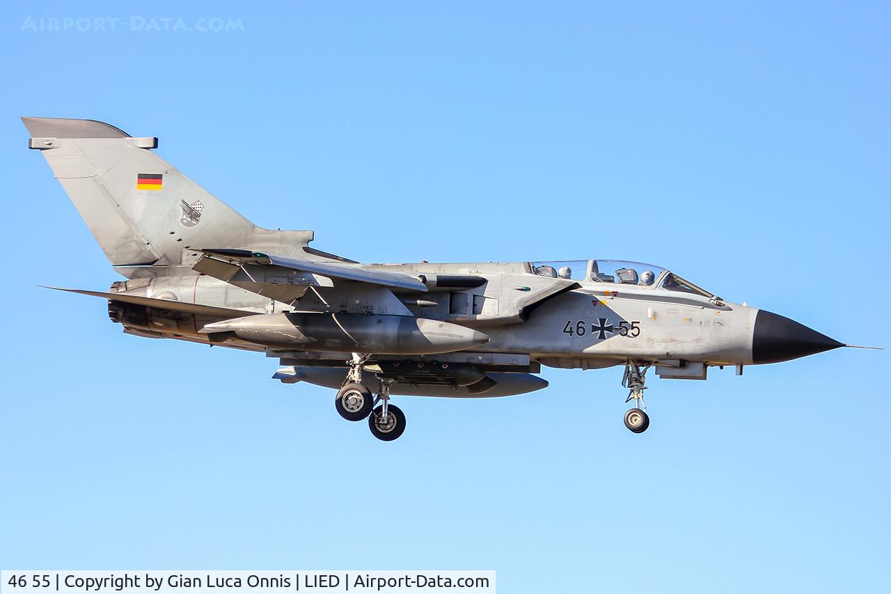 46 55, Panavia Tornado ECR C/N 900/GS288/4355, LANDING