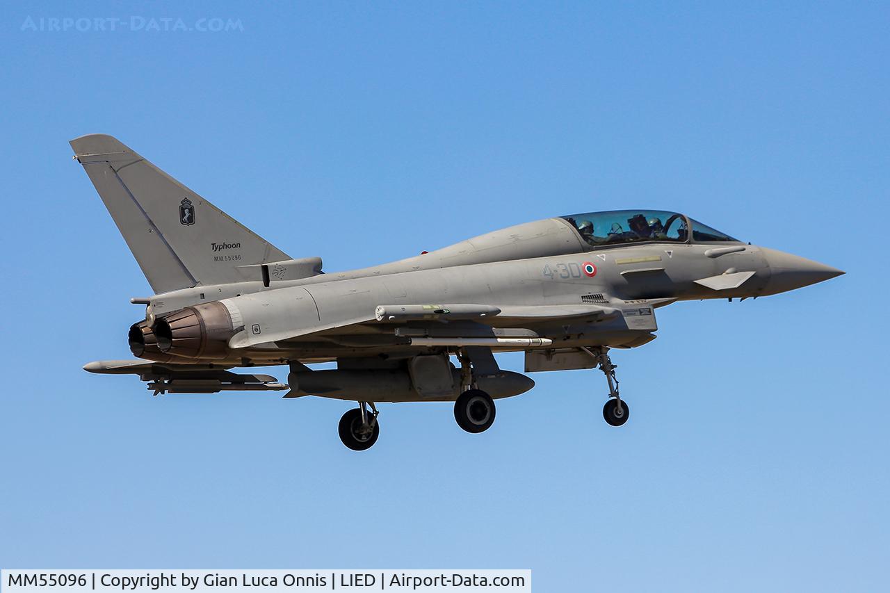 MM55096, Eurofighter TF-2000A Typhoon C/N T005, LANDING