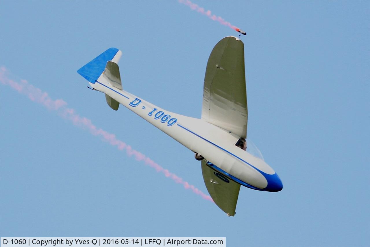 D-1060, 1984 Vogt Lo-100 Zwergreiher C/N AB-34, Voght LO-100 Zwergreiher, On display, La Ferté-Alais airfield (LFFQ) Air show 2016