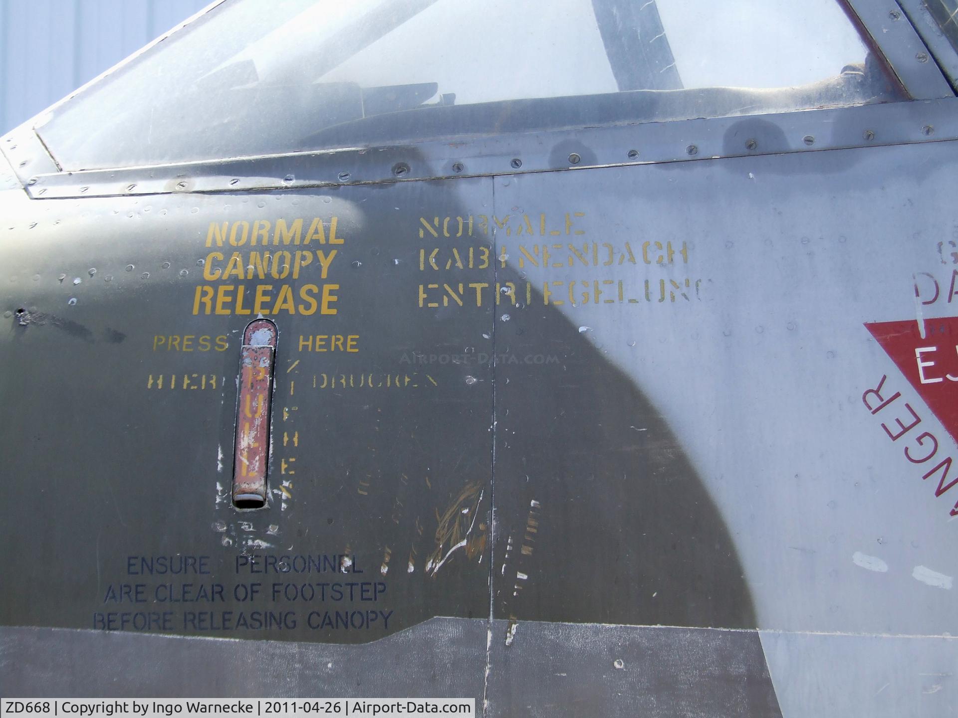 ZD668, 1986 Hawker Siddeley Harrier GR.3 C/N 712229, Hawker Siddeley Harrier GR3 at the Yanks Air Museum, Chino CA