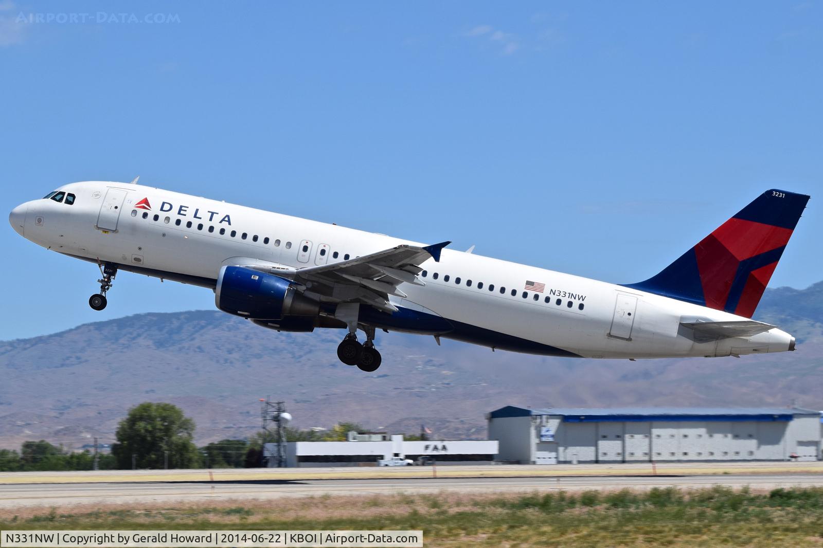 N331NW, 1992 Airbus A320-211 C/N 318, Departing RWY 28L.