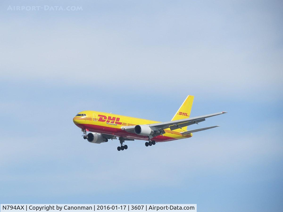 N794AX, 1986 Boeing 767-281 C/N 23144, Landing