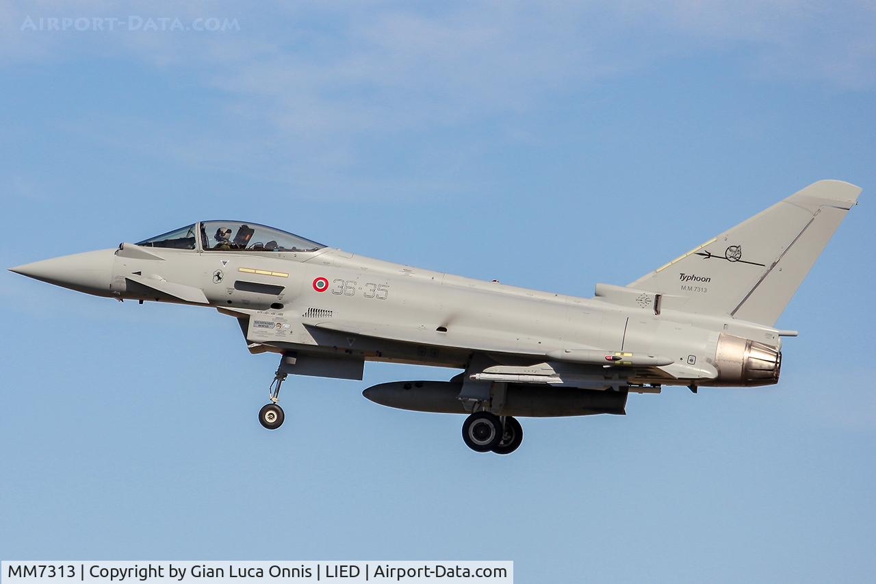 MM7313, Eurofighter EF-2000 Typhoon S C/N IS045, LANDING
