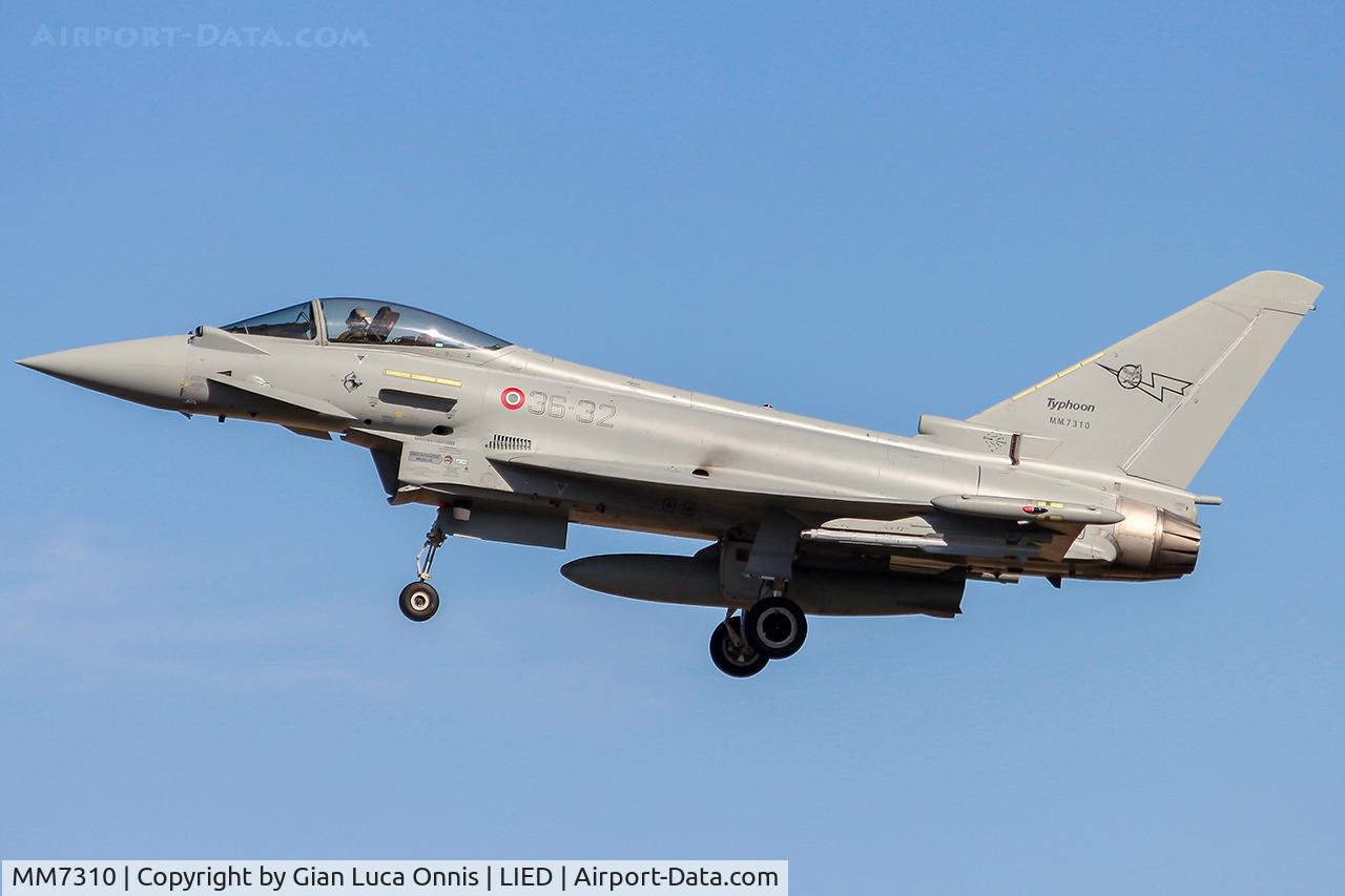 MM7310, Eurofighter EF-2000 Typhoon S C/N IS042, LANDING