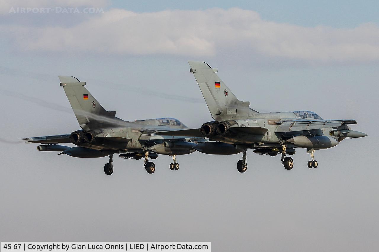 45 67, Panavia Tornado IDS C/N 668/GS211/4267, LANDING TWO (43 98)