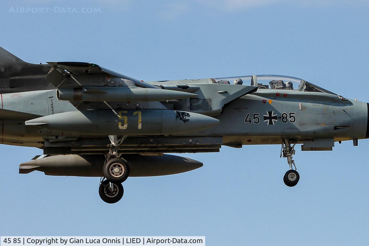 45 85, Panavia Tornado IDS C/N 708/GS226/4285, LANDING CLOSE UP