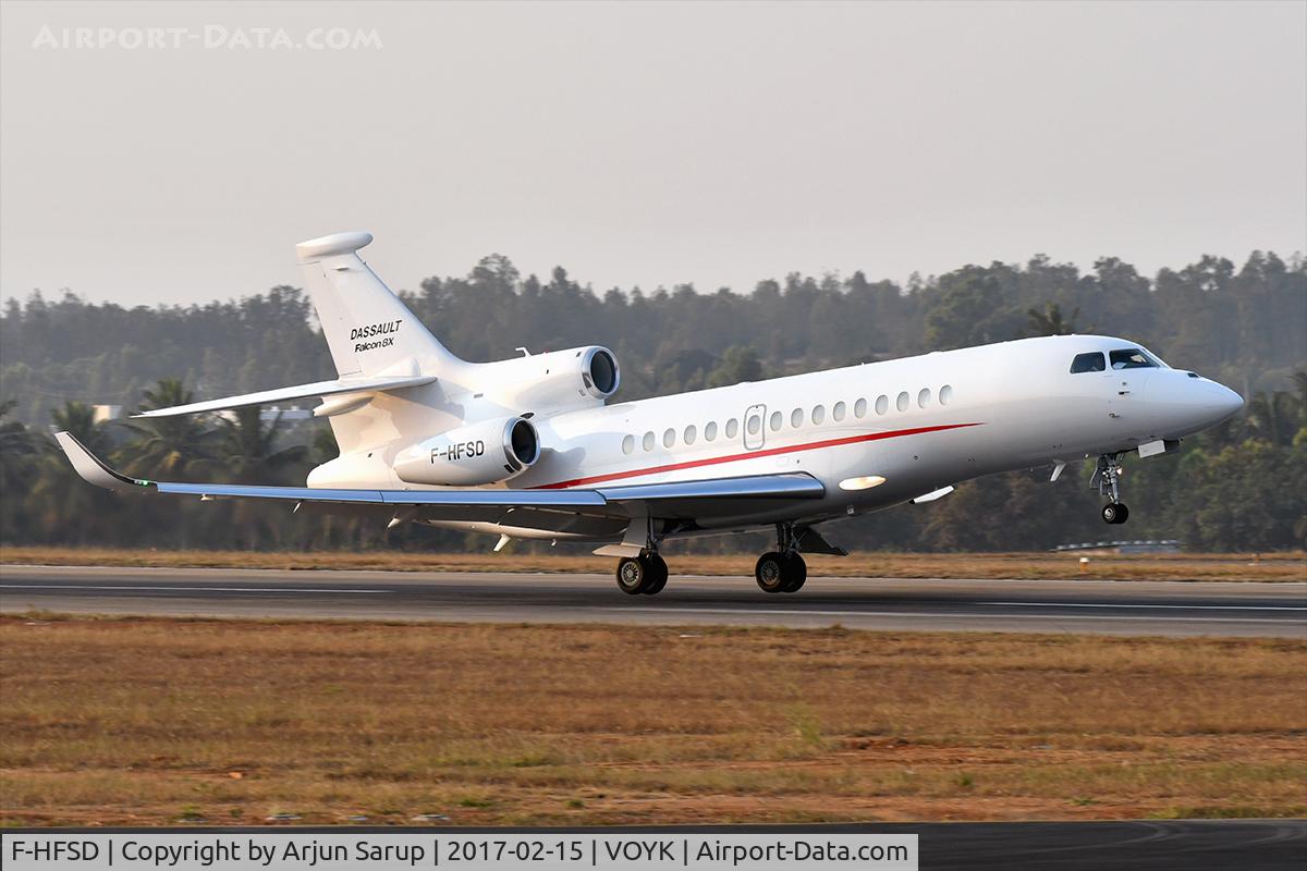 F-HFSD, Dassault Falcon 8X C/N 404, Lifting off in the evening at Yelahanka.