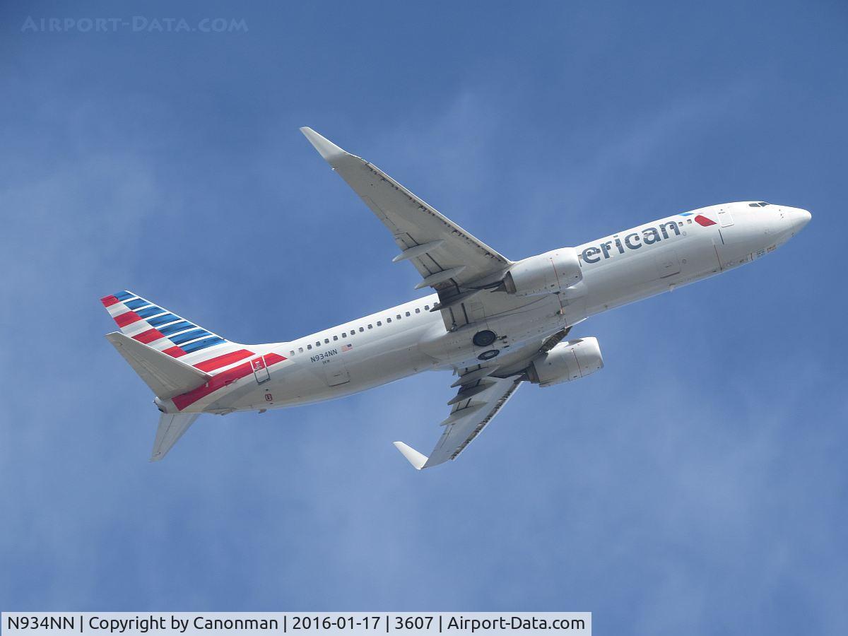 N934NN, 2013 Boeing 737-823 C/N 33489, Taking off