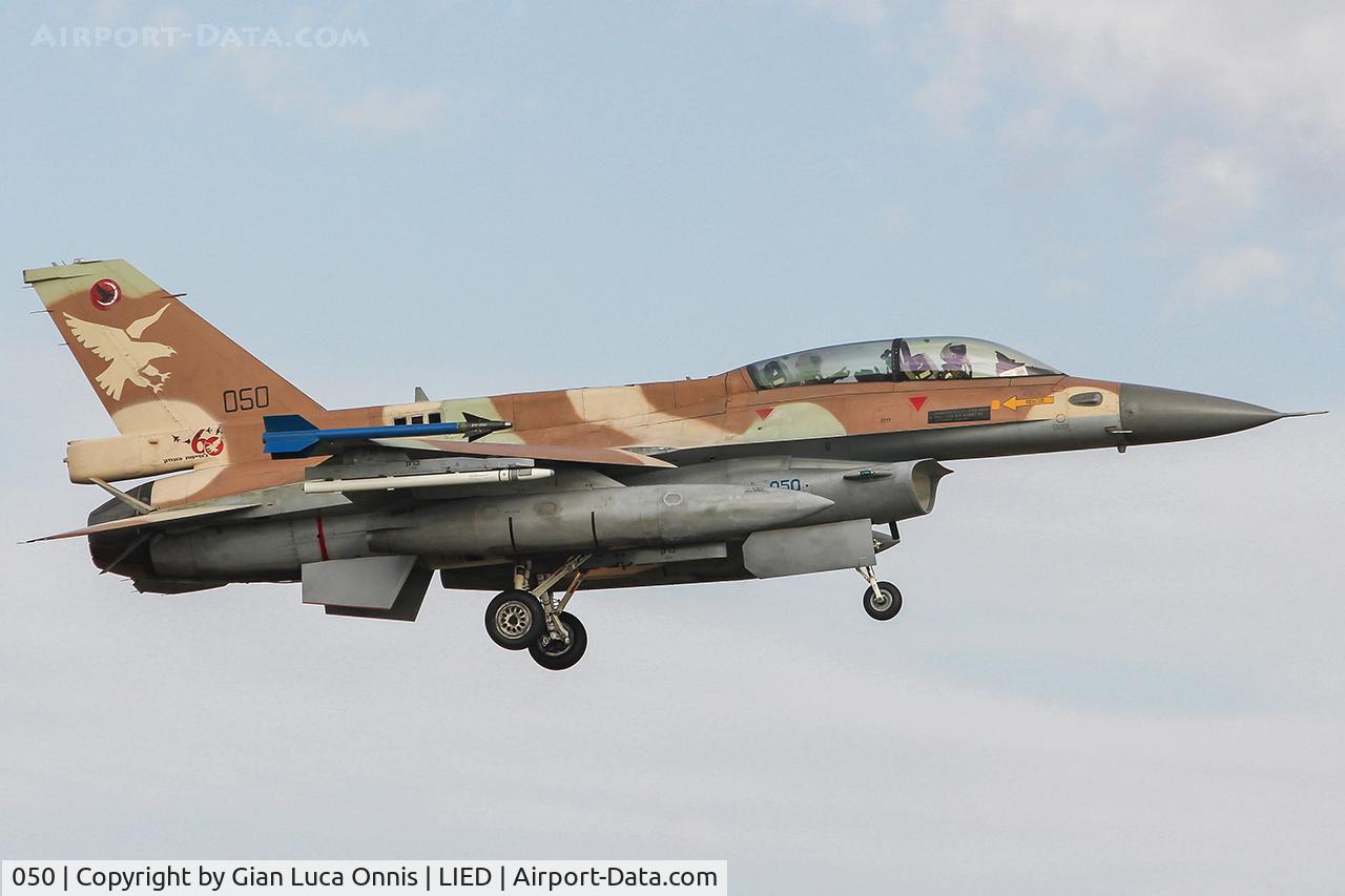 050, 1987 General Dynamics F-16D Barak C/N 4K-12, LANDING