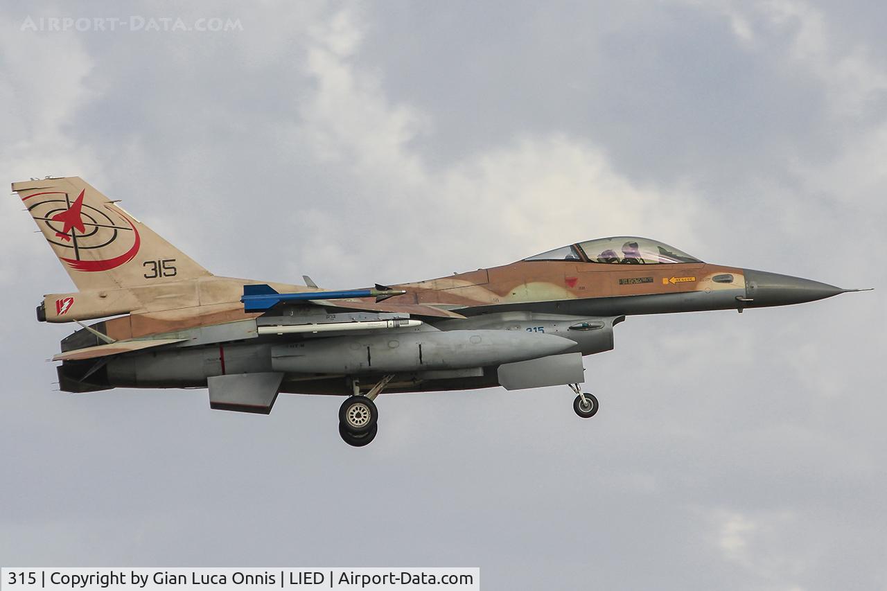 315, 1986 General Dynamics F-16C Barak C/N 4J-7, LANDING