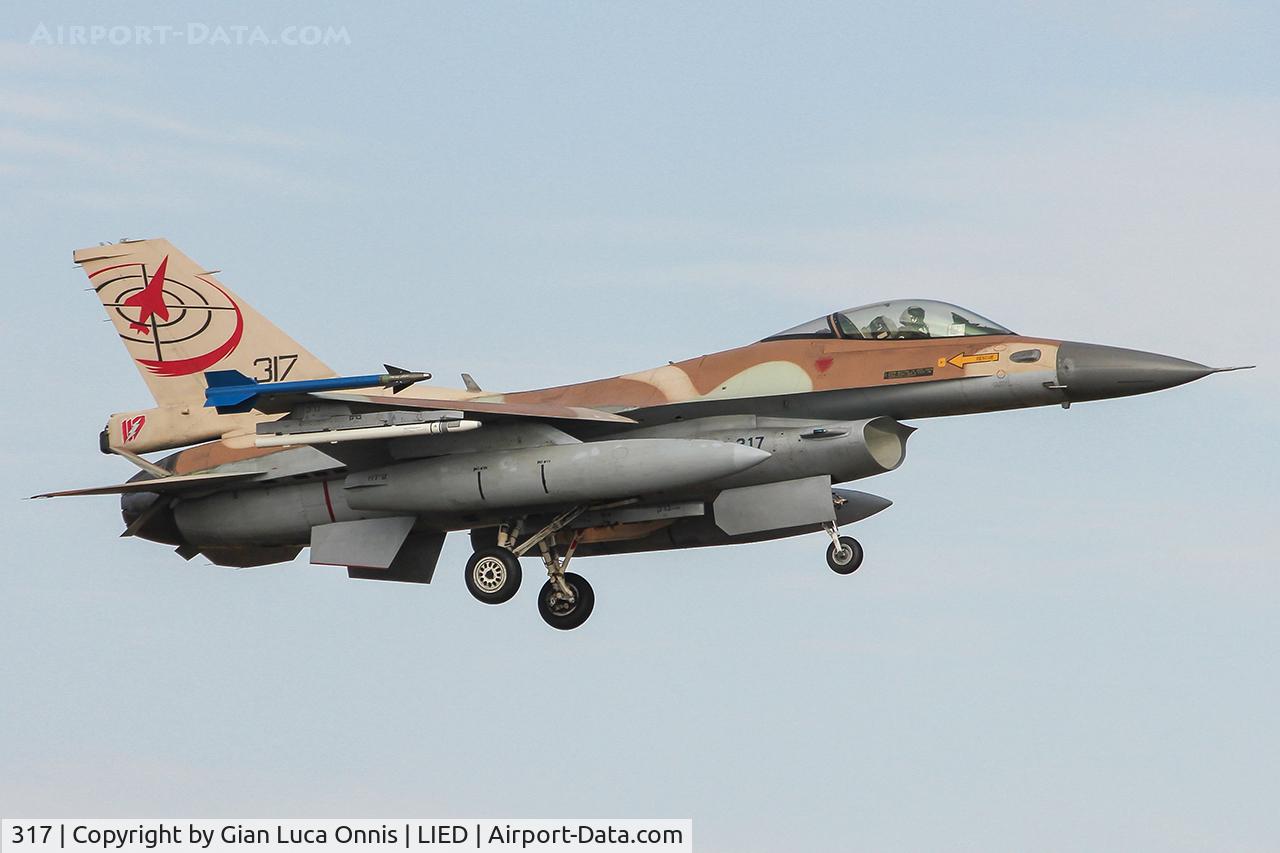 317, 1986 General Dynamics F-16C Barak C/N 4J-8, LANDING