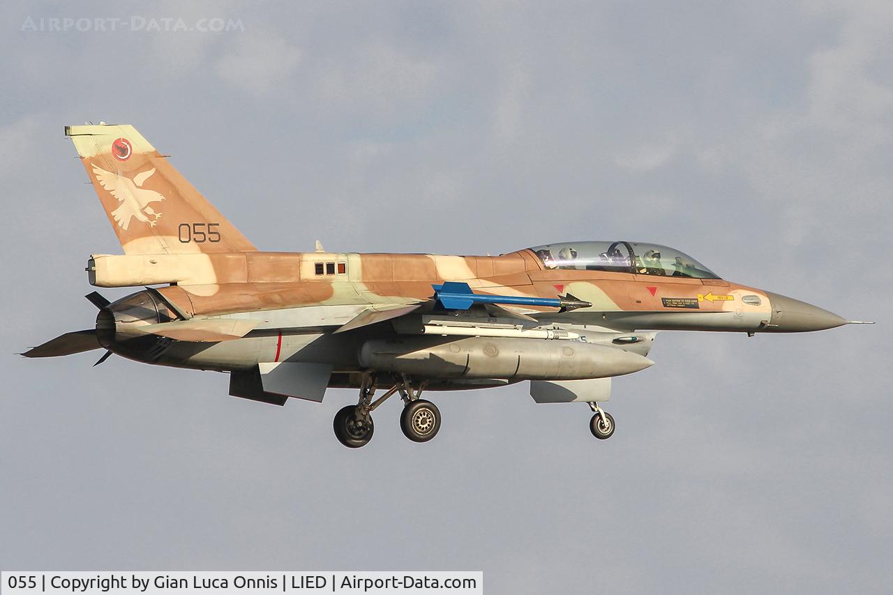 055, 1987 General Dynamics F-16D Barak C/N 4K-15, LANDING