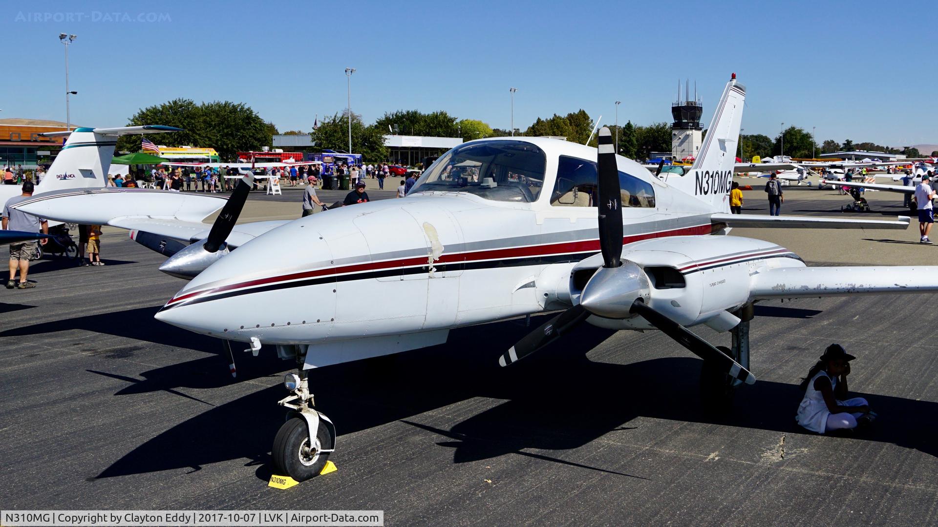 N310MG, 1976 Cessna T310R C/N 310R0724, Livermore Airport California 2017.