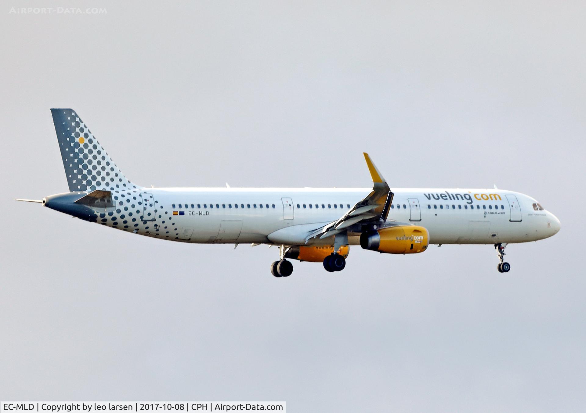 EC-MLD, 2016 Airbus A321-231 C/N 7105, Copenhagen 8.10.2017 app to R-04L
