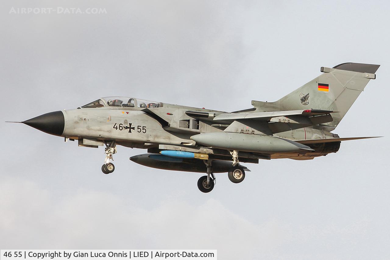 46 55, Panavia Tornado ECR C/N 900/GS288/4355, LANDING