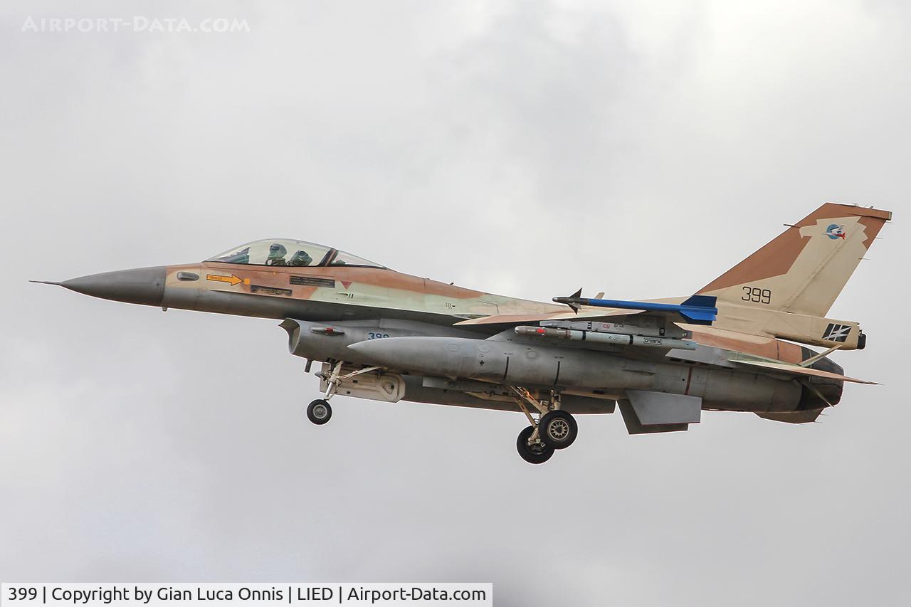 399, 1987 General Dynamics F-16C Barak C/N 4J-45, LANDING
