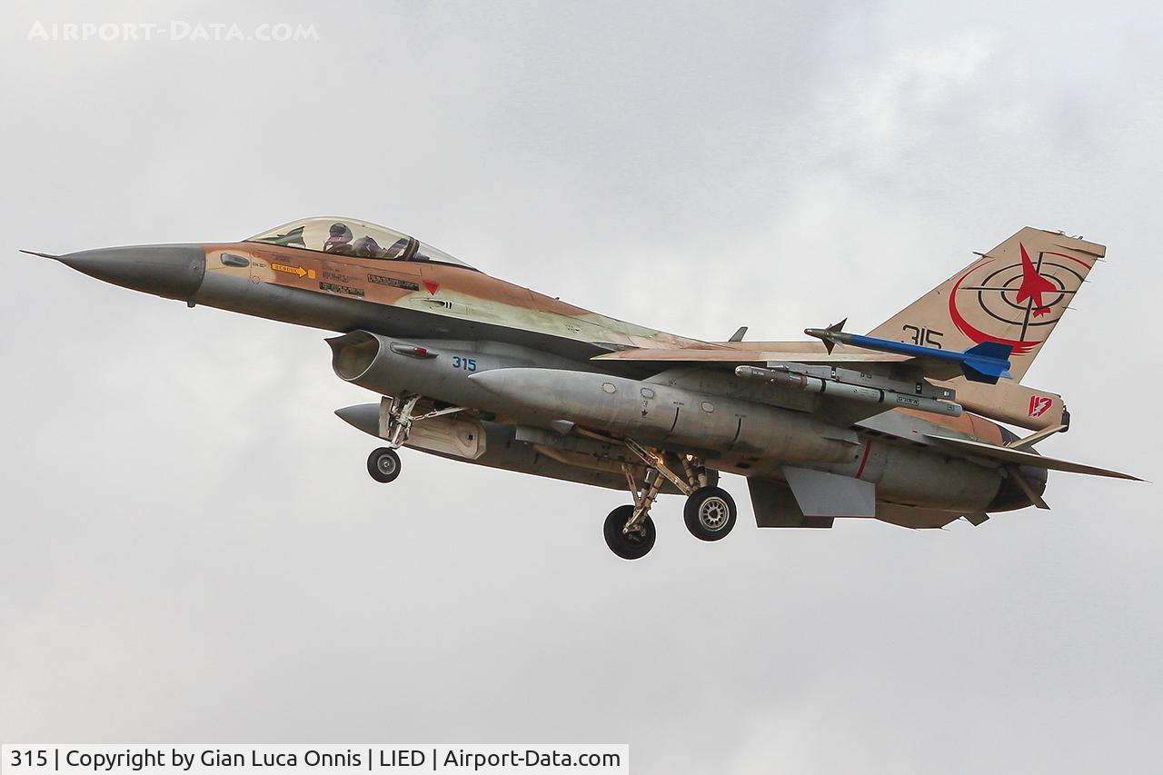315, 1986 General Dynamics F-16C Barak C/N 4J-7, LANDING