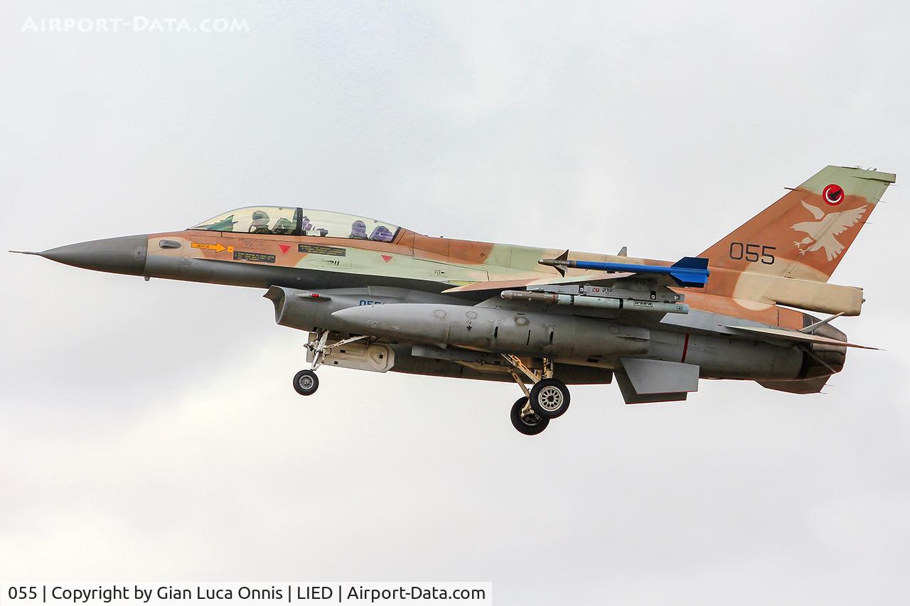 055, 1987 General Dynamics F-16D Barak C/N 4K-15, LANDING
