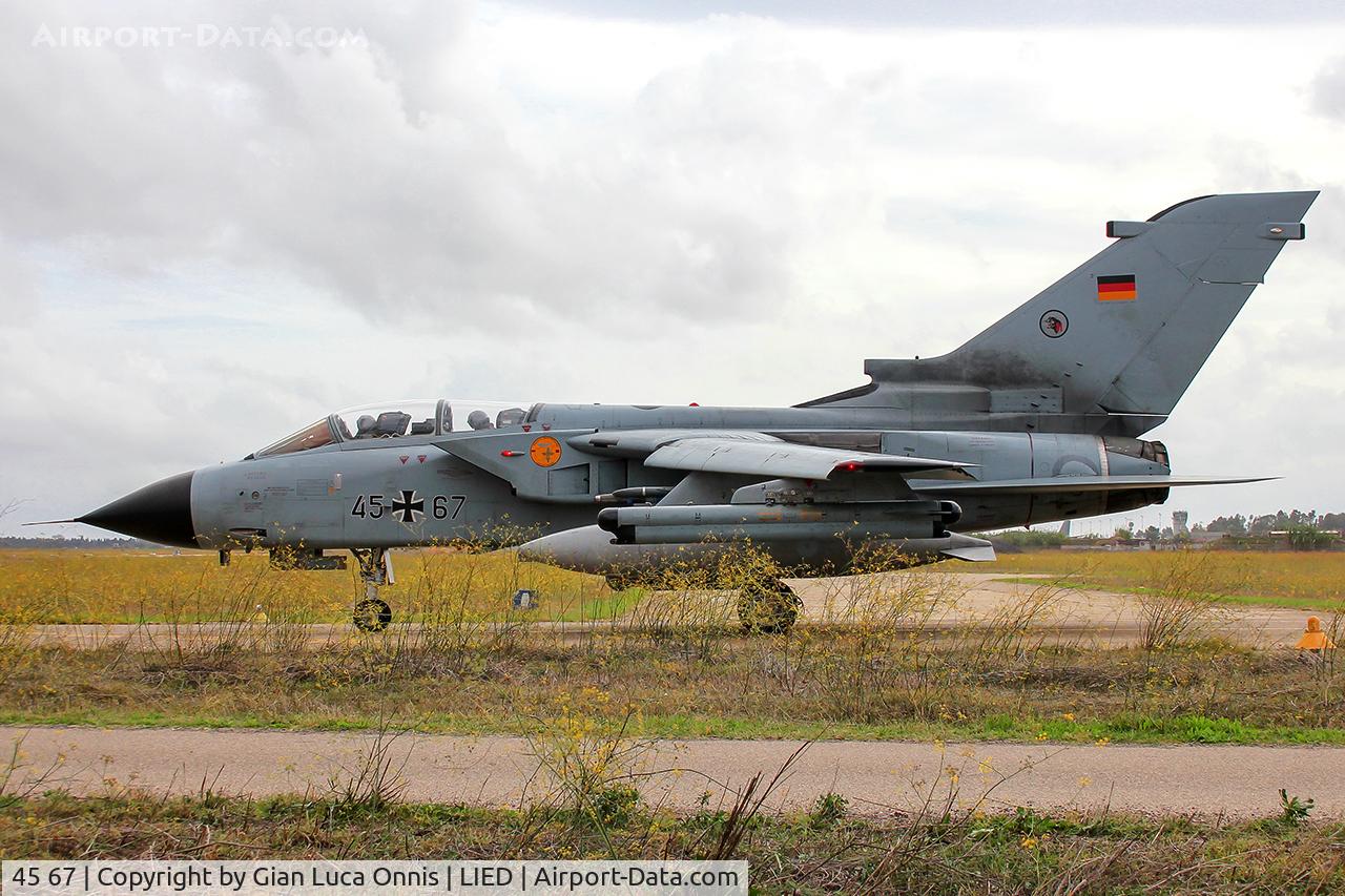 45 67, Panavia Tornado IDS C/N 668/GS211/4267, TAXI WAY
