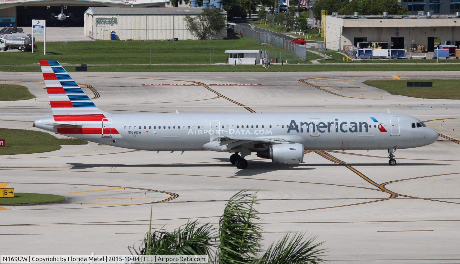 N169UW, 2001 Airbus A321-211 C/N 1455, American