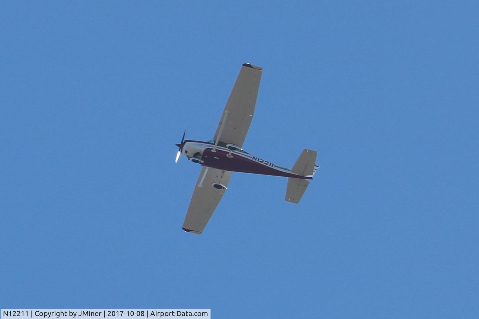 N12211, 1973 Cessna 172M C/N 17261883, Flying over Sleepy Hollow, IL.