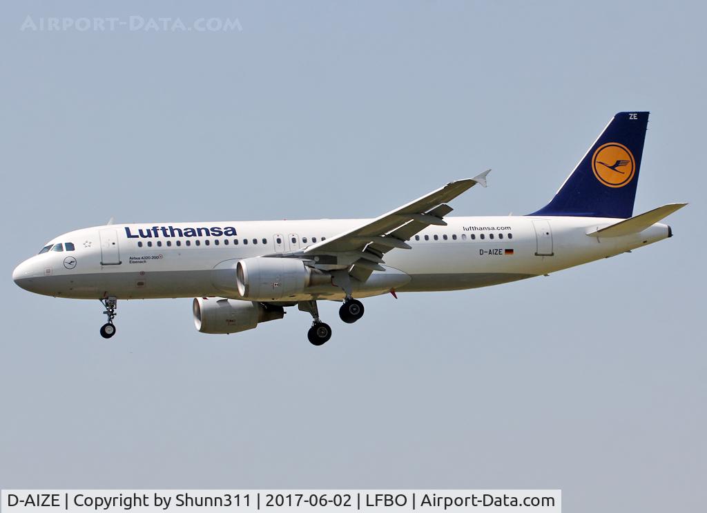 D-AIZE, 2010 Airbus A320-214 C/N 4261, Landing rwy 14R