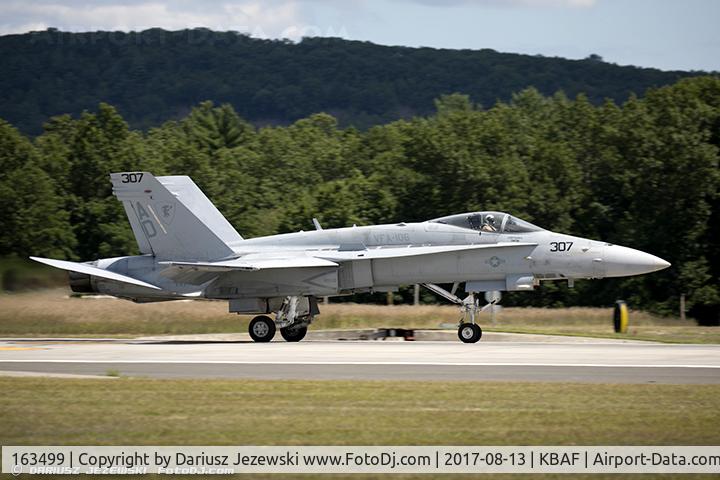 163499, 1988 McDonnell Douglas F/A-18C Hornet C/N 0739/C054, F/A-18C Hornet 163499 AD-307 from VFA-106 