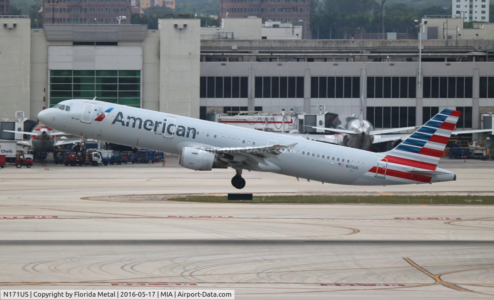 N171US, 2001 Airbus A321-211 C/N 1465, American