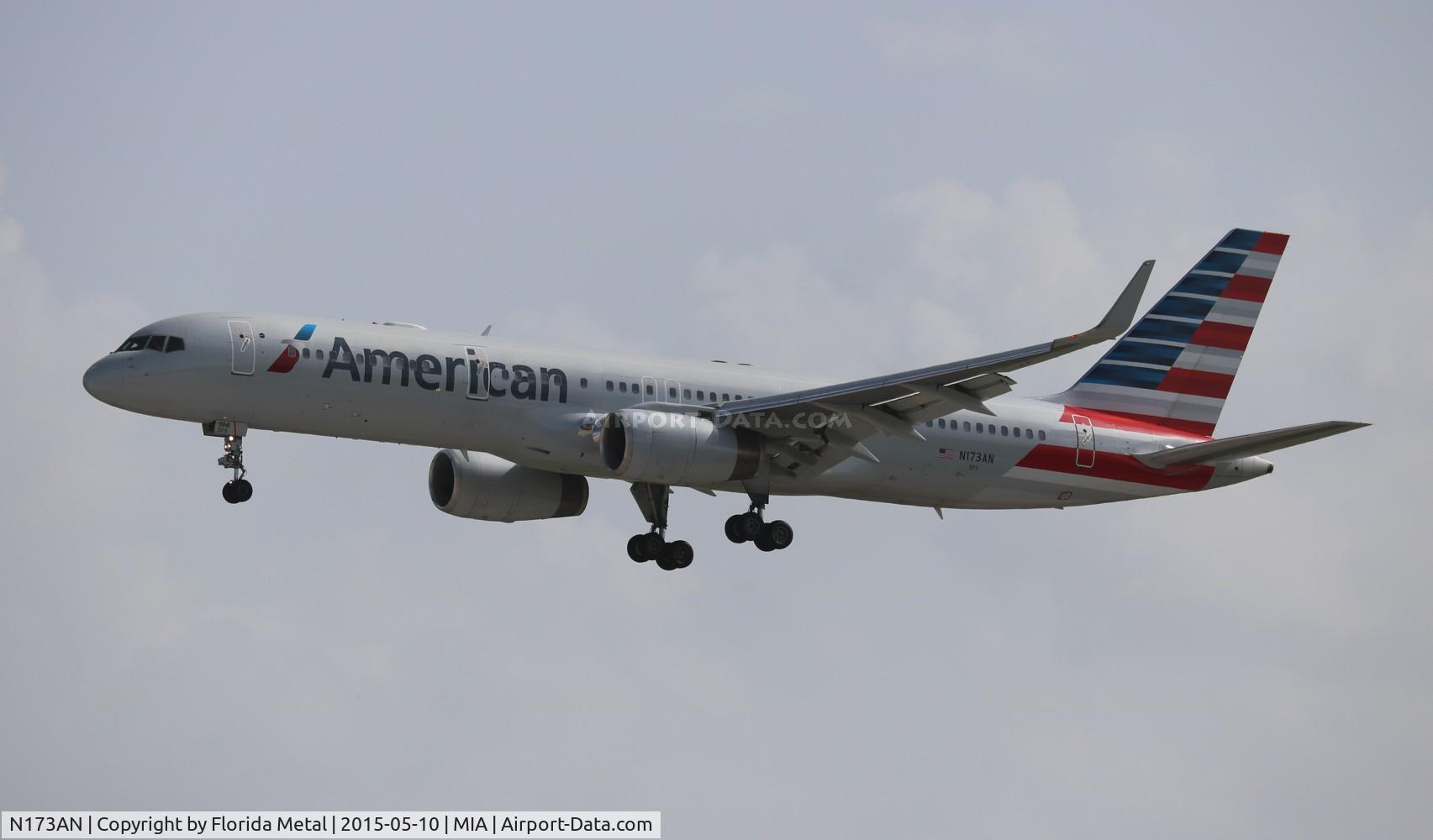 N173AN, 2002 Boeing 757-223 C/N 32399, American