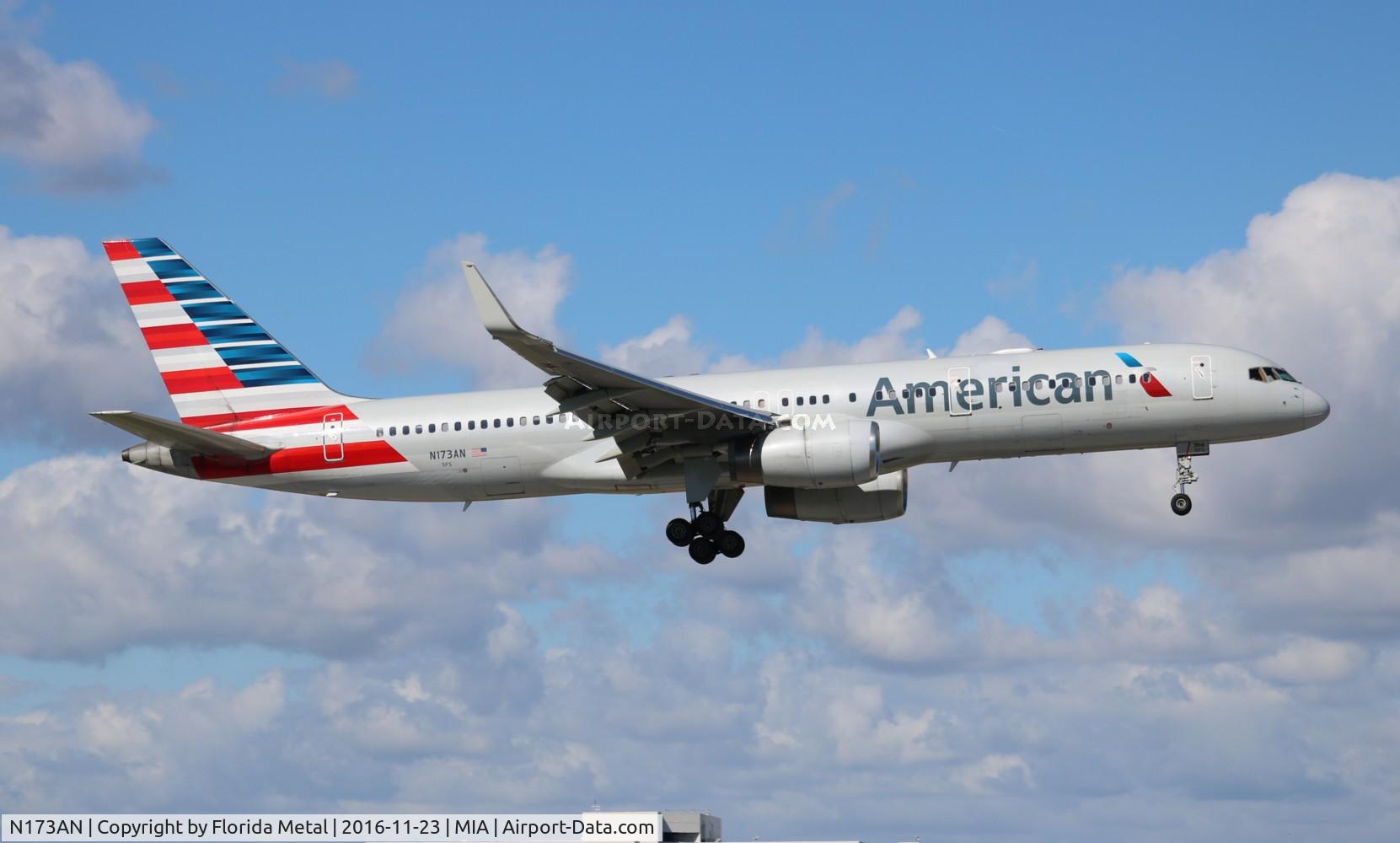 N173AN, 2002 Boeing 757-223 C/N 32399, American