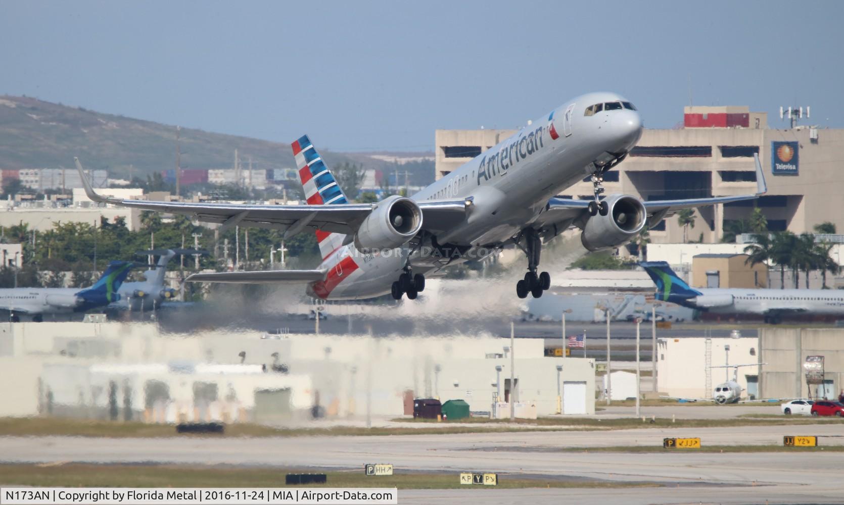 N173AN, 2002 Boeing 757-223 C/N 32399, American