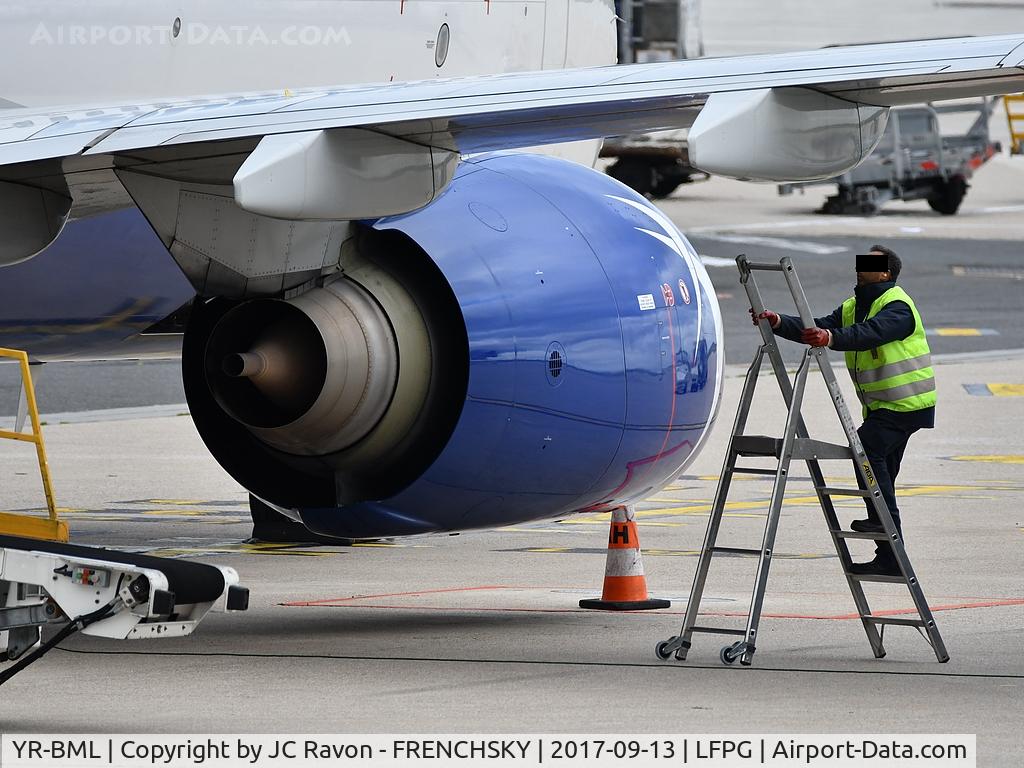 YR-BML, 2010 Boeing 737-82R C/N 40697, cfm56-7B26 Blue Air at CDG terminal 1