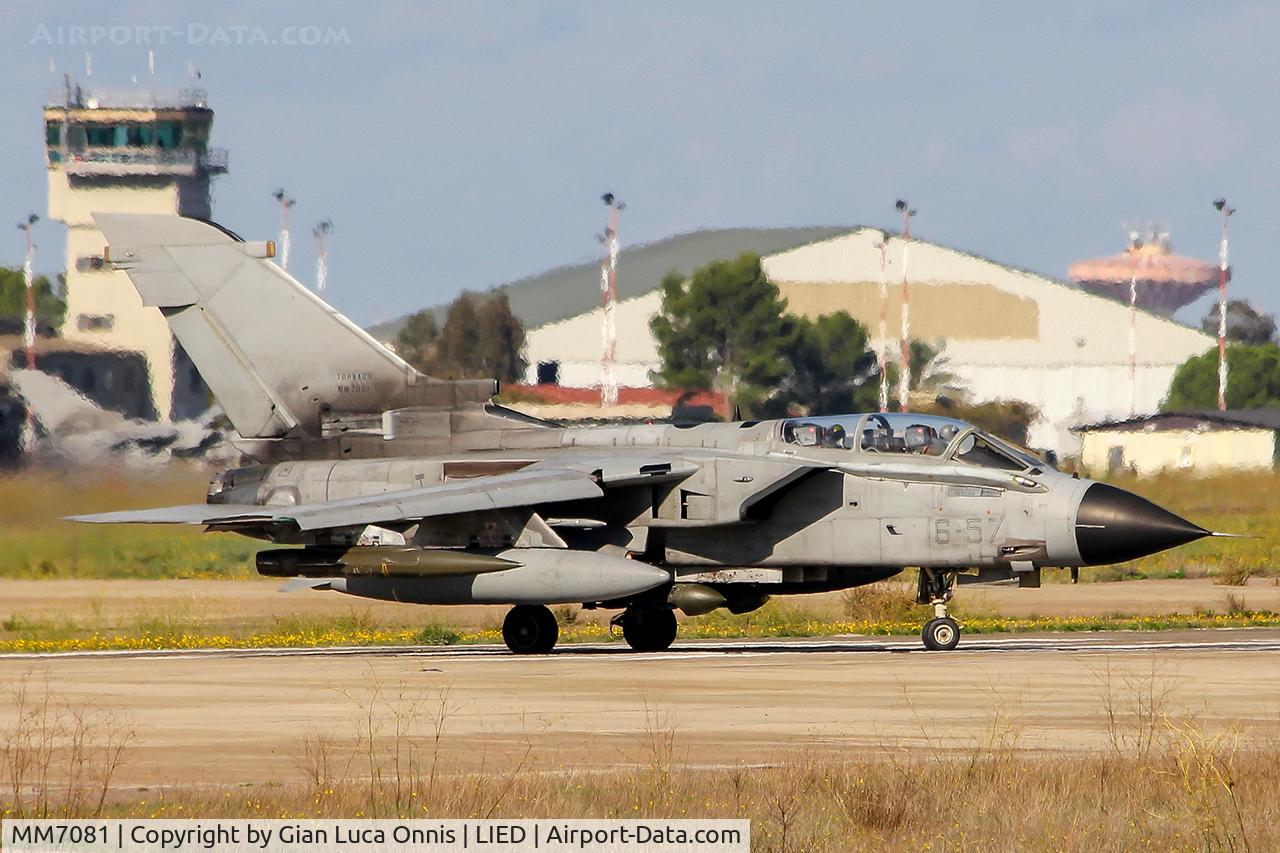 MM7081, Panavia Tornado IDS C/N 609/IS080/5092, TAXI WAY
