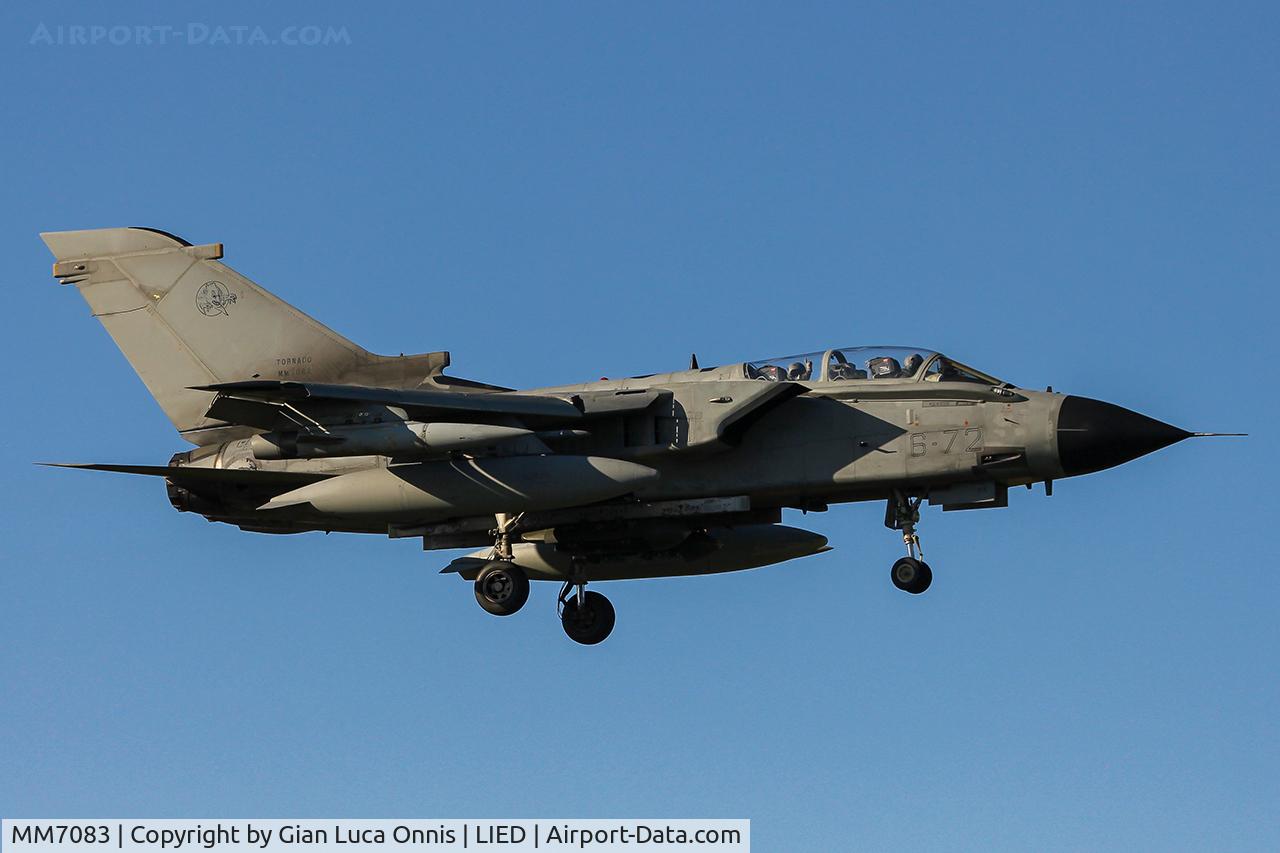 MM7083, Panavia Tornado IDS C/N 621/IS082/5094, LANDING