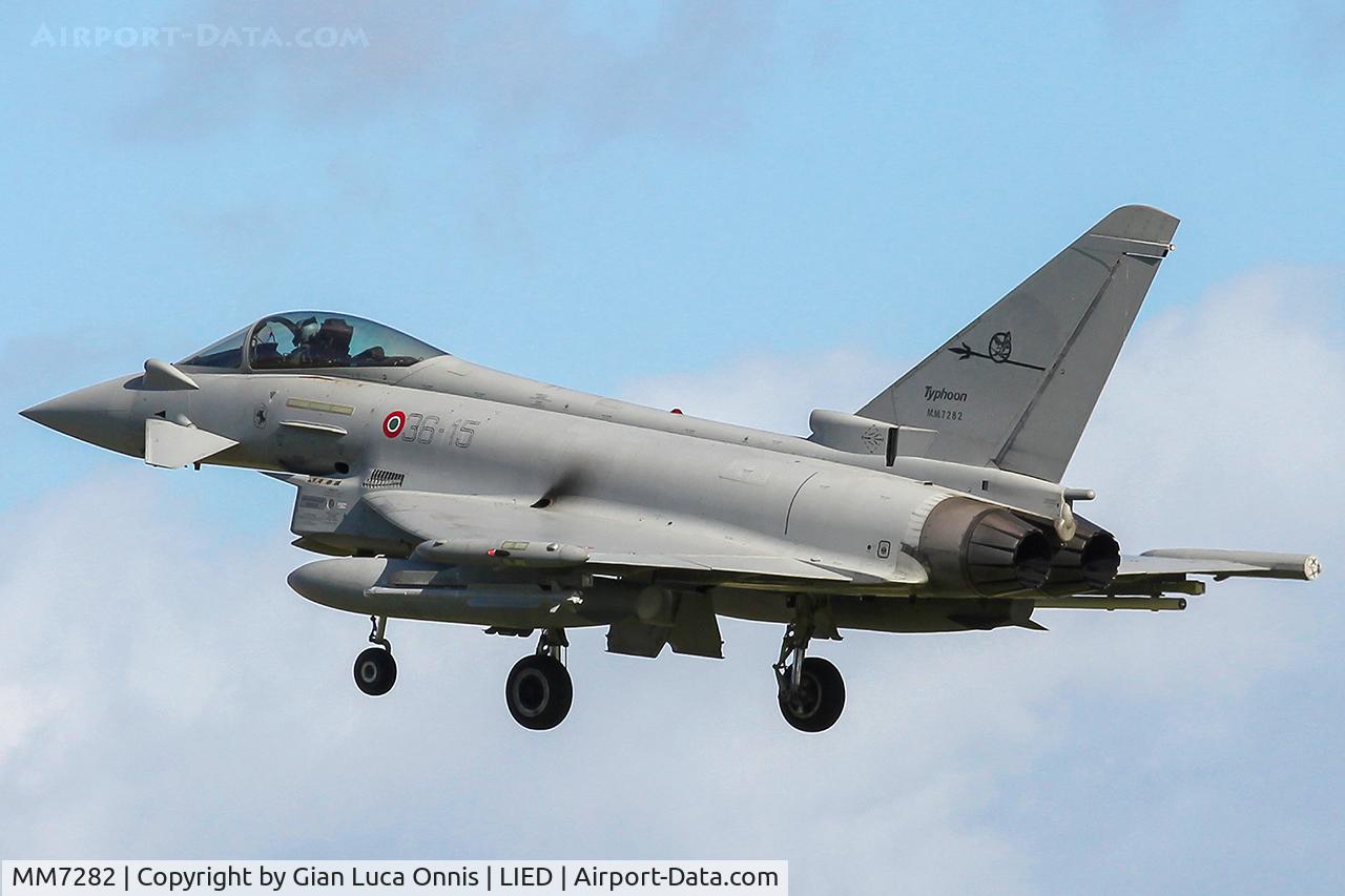 MM7282, Eurofighter EF-2000 Typhoon S C/N IS014, LANDING