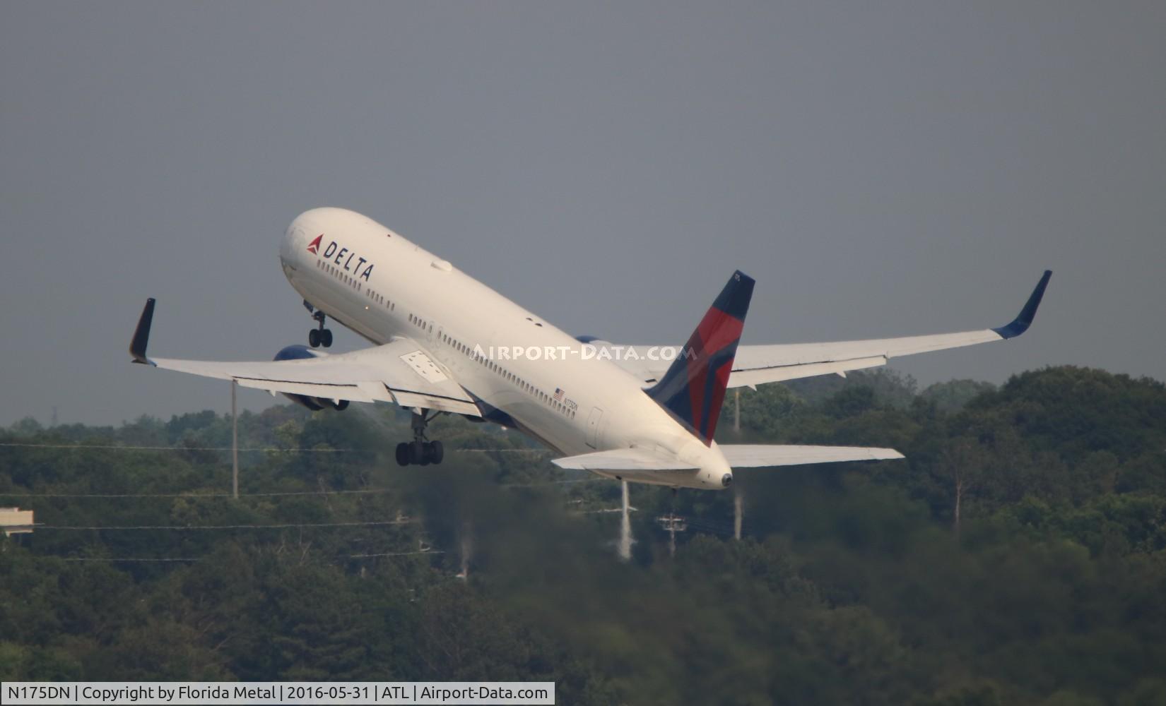 N175DN, 1990 Boeing 767-332 C/N 24803, Delta