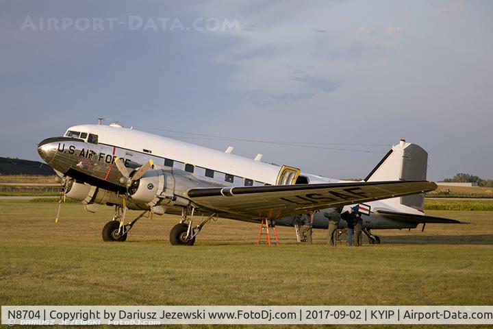 N8704, 1944 Douglas DC3C-S4C4G (TC-47B-30-DK) C/N 33048, Douglas DC-3C-S4C4G 