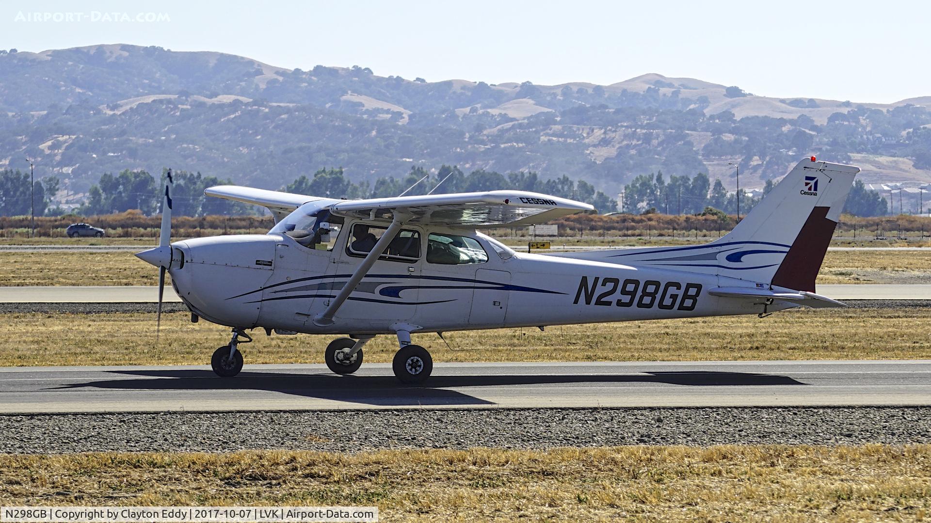 N298GB, 1977 Cessna 172N C/N 17268841, Livermore Airport California 2017.