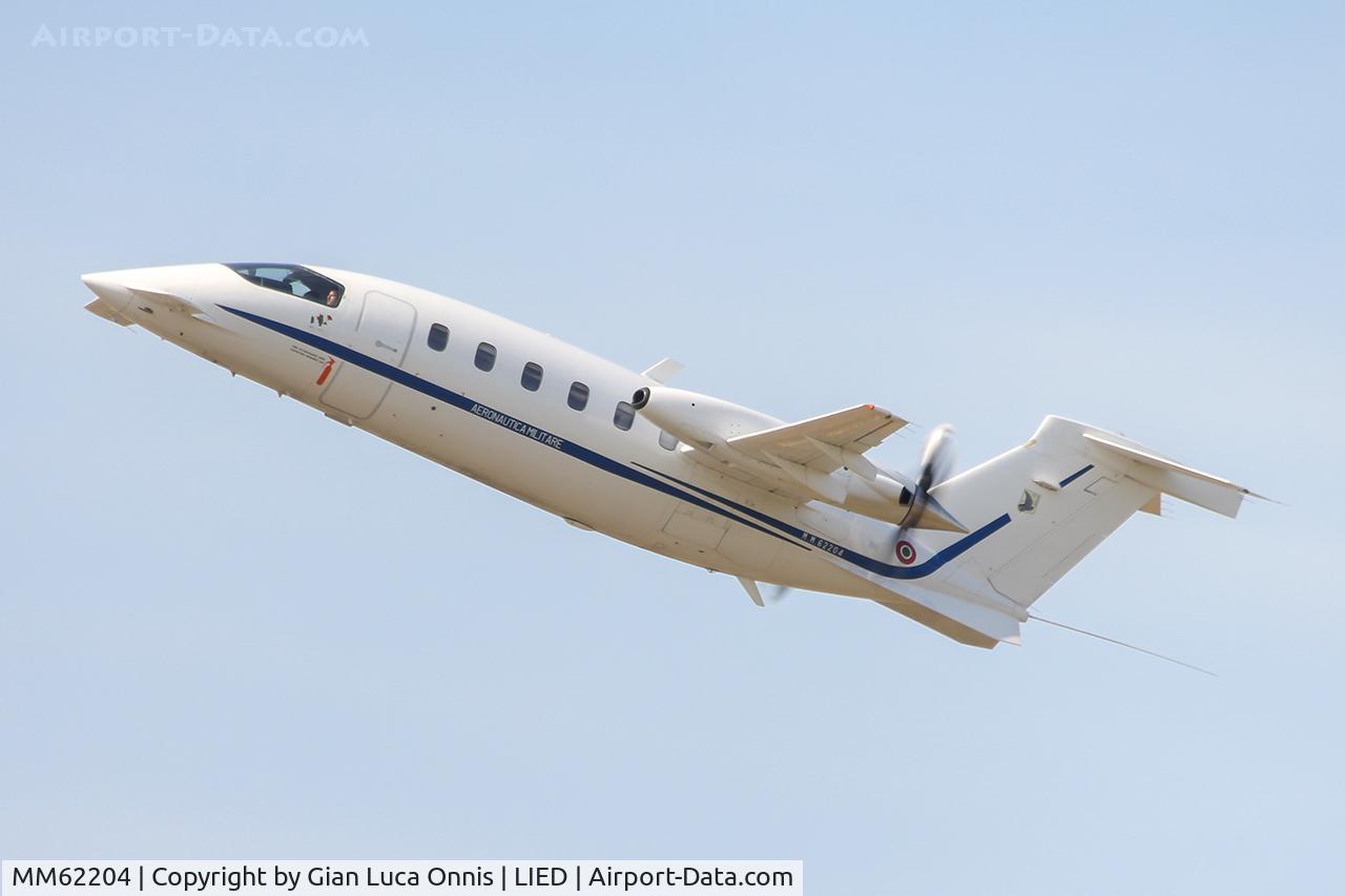 MM62204, Piaggio P-180AM Avanti C/N 1082, LOW PASS