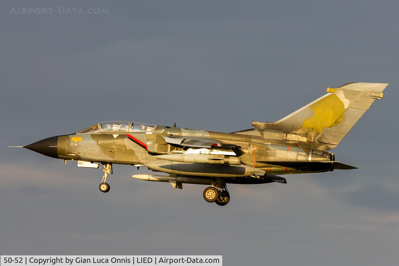 50-52, Panavia Tornado IDS C/N 280/IS027/5037, LANDING
