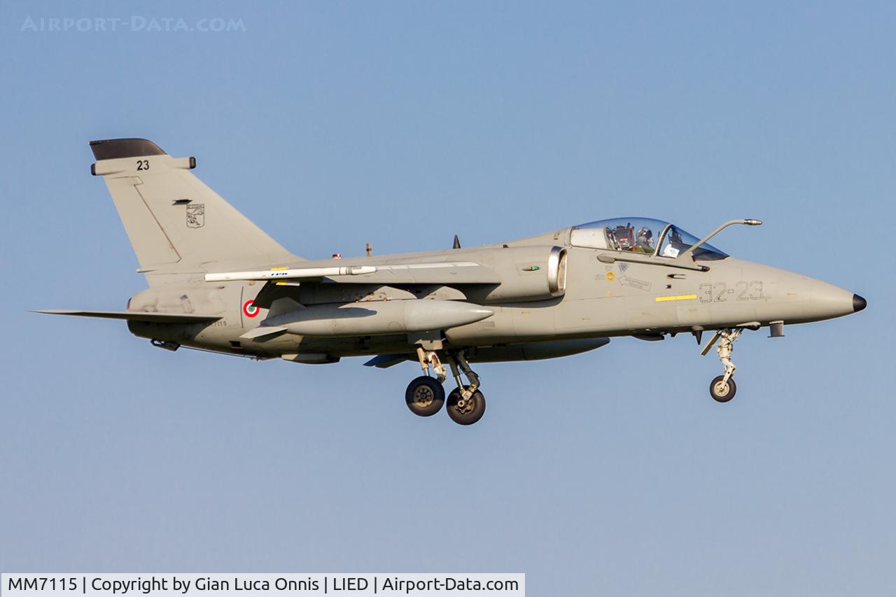 MM7115, 1990 AMX International AMX ACOL C/N IX027, LANDING