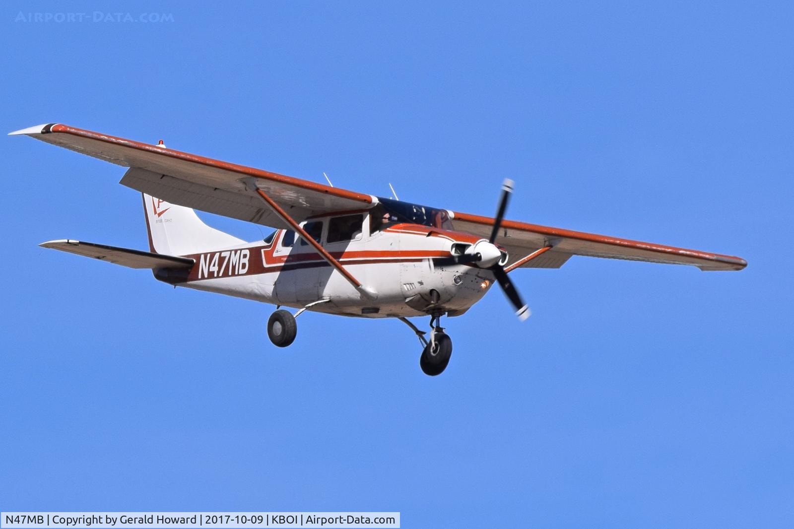 N47MB, Cessna TU206G Turbo Stationair C/N U20603698, Landing RWY 10R.