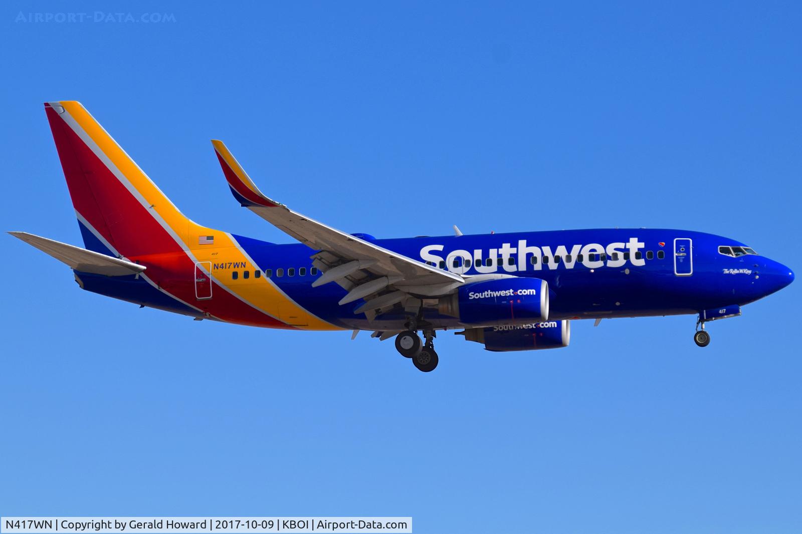 N417WN, 2001 Boeing 737-7H4 C/N 29822, Landing RWY 10R.