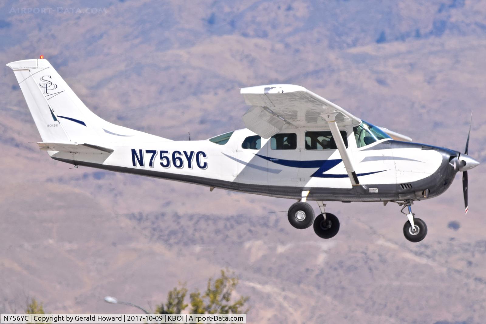 N756YC, 1978 Cessna TU206G Turbo Stationair C/N U20604454, Landing RWY 10R.