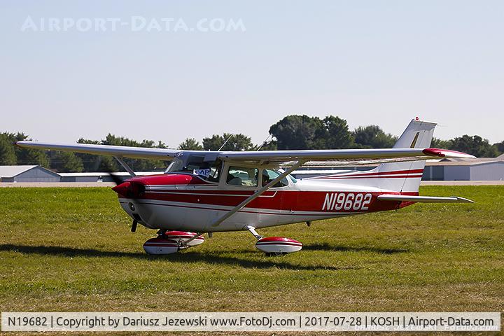 N19682, 1972 Cessna 172L C/N 17260665, Cessna 172L Skyhawk  C/N 17260665, N19682