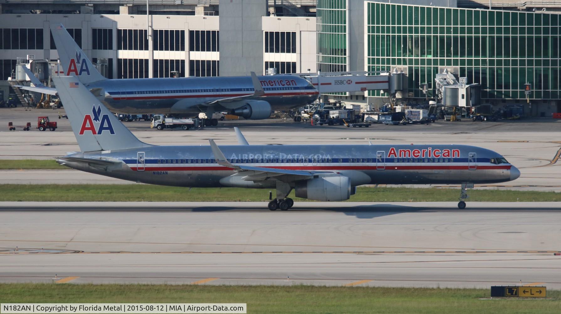 N182AN, 1999 Boeing 757-223 C/N 29592, American