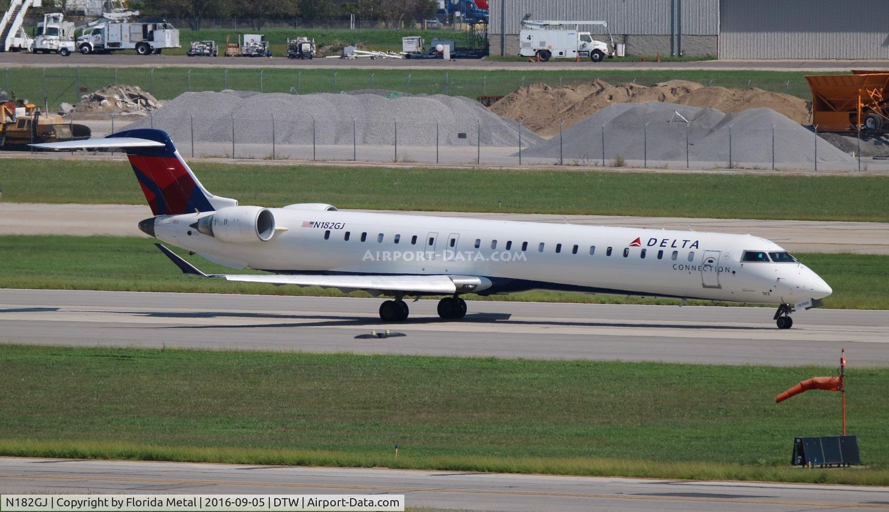 N182GJ, 2008 Bombardier CRJ-900ER (CL-600-2D24) C/N 15175, Delta Connection