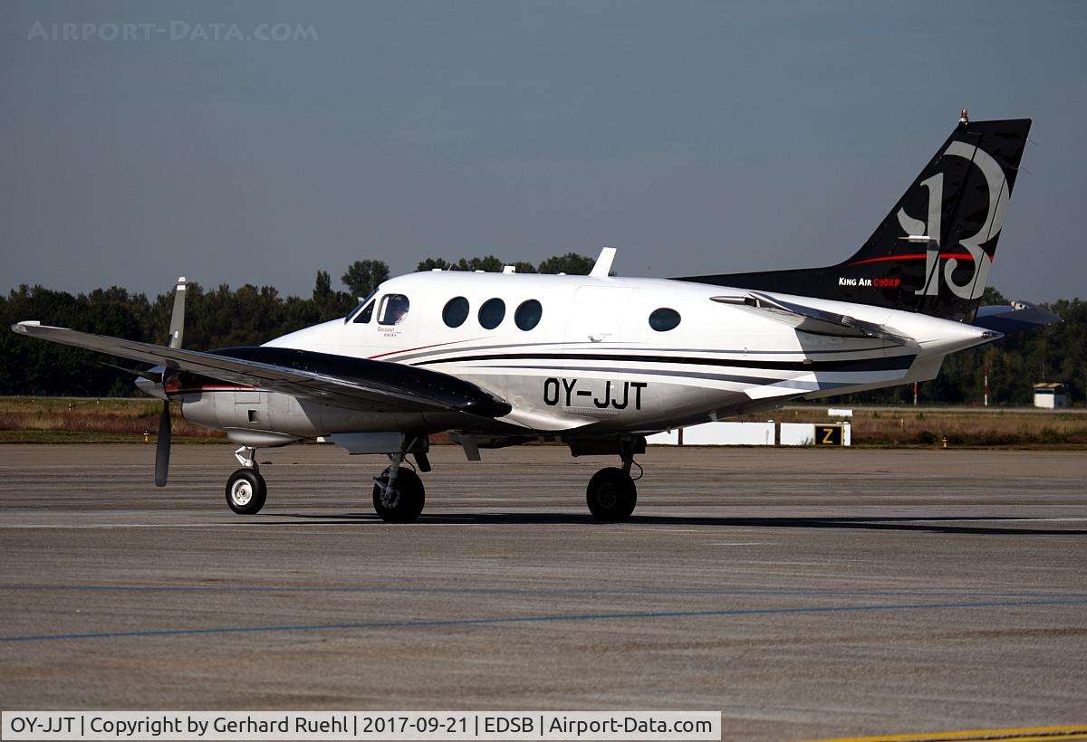 OY-JJT, 1981 Beech C90 King Air C/N LJ-972, Cowi Aerial Survey
