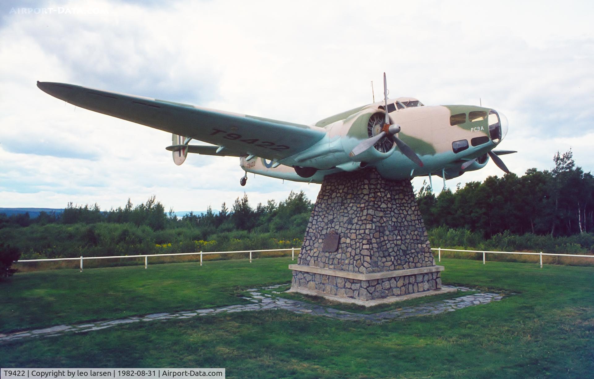 T9422, Lockheed Hudson IIIA C/N 214, Gander of Airport  31.8.1982